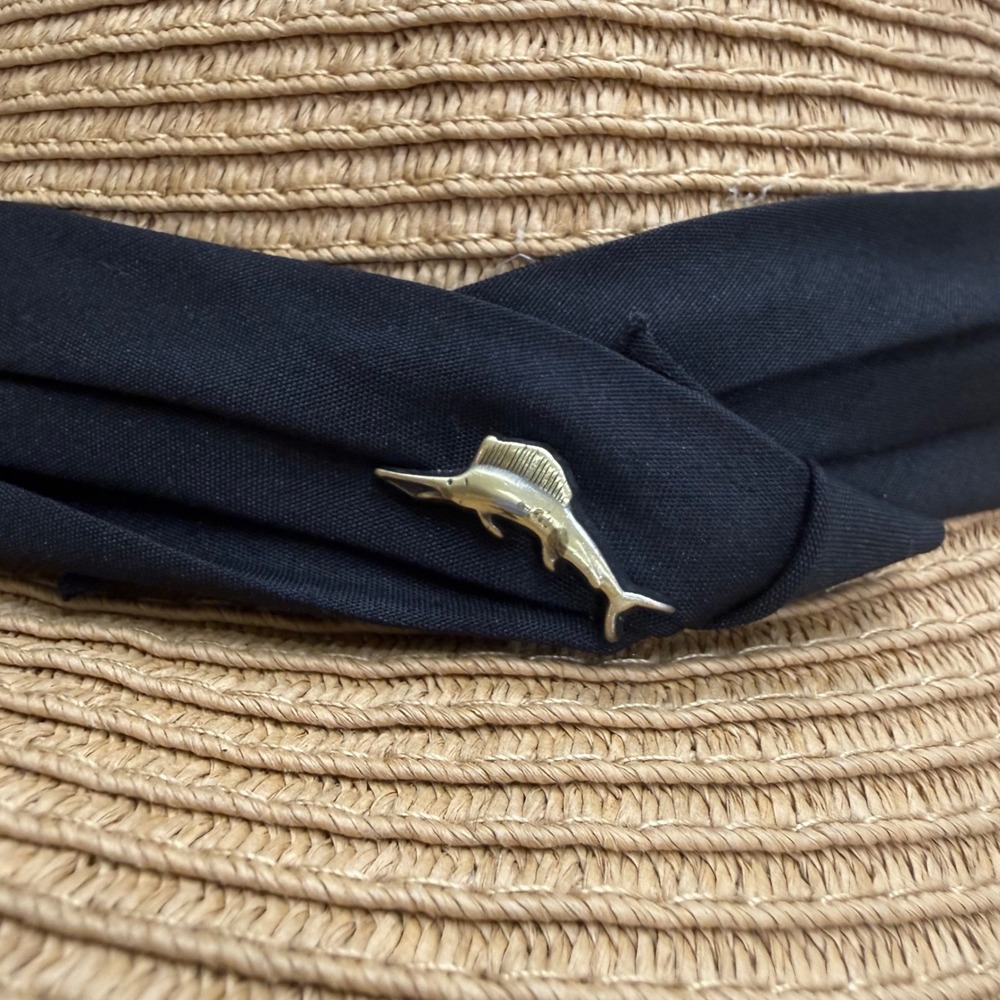 Tommy Bahama Tan Paper Braid Boater Hat Black Band Gold Marlin Pin Large XL - Picture 2 of 7